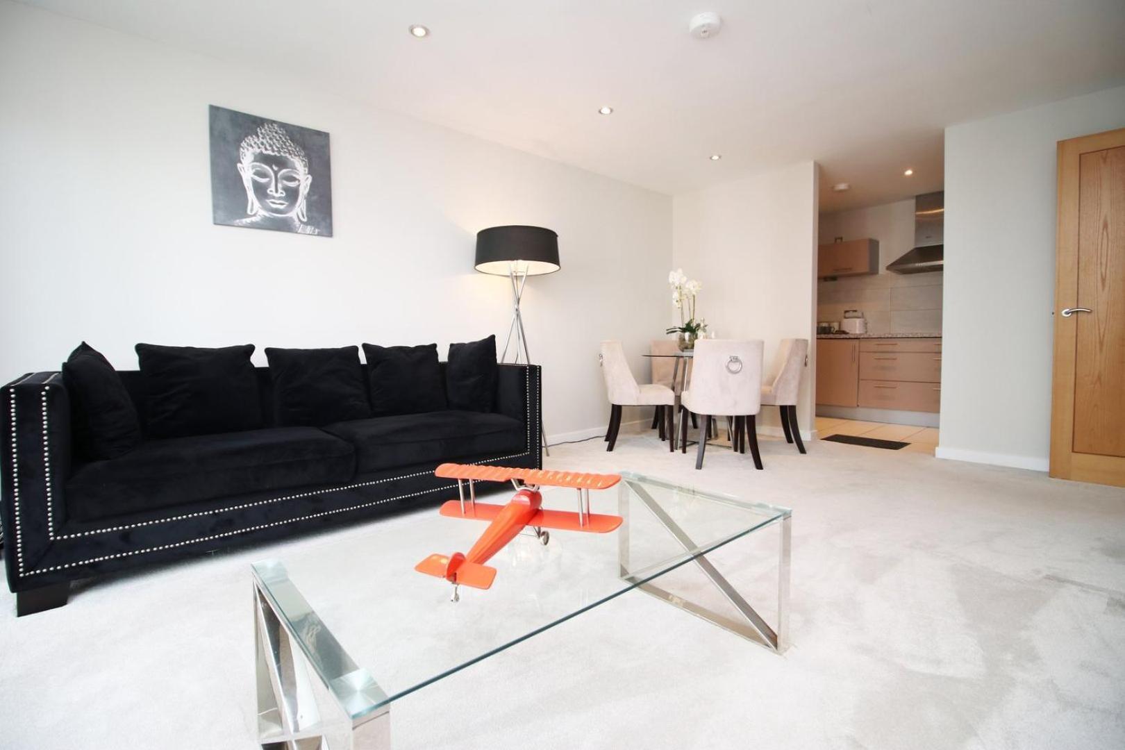 Perfect Getaway In Cardiff Marina Apartment Bagian luar foto