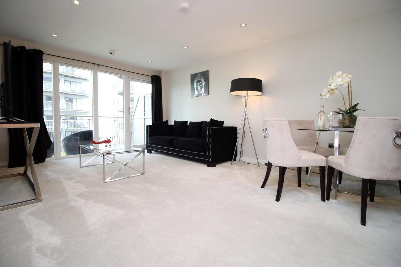 Perfect Getaway In Cardiff Marina Apartment Bagian luar foto
