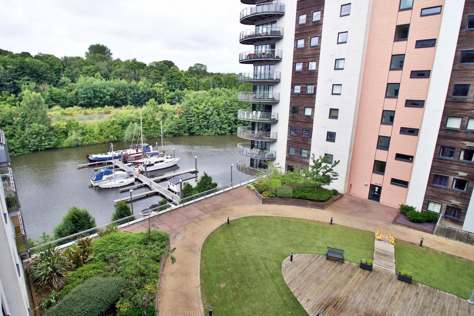 Perfect Getaway In Cardiff Marina Apartment Bagian luar foto