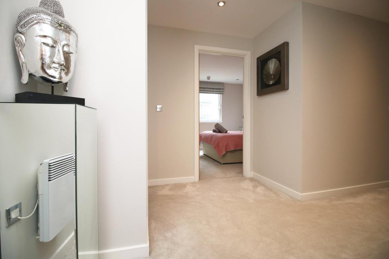Perfect Getaway In Cardiff Marina Apartment Bagian luar foto