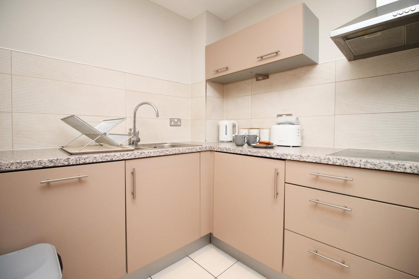 Perfect Getaway In Cardiff Marina Apartment Bagian luar foto