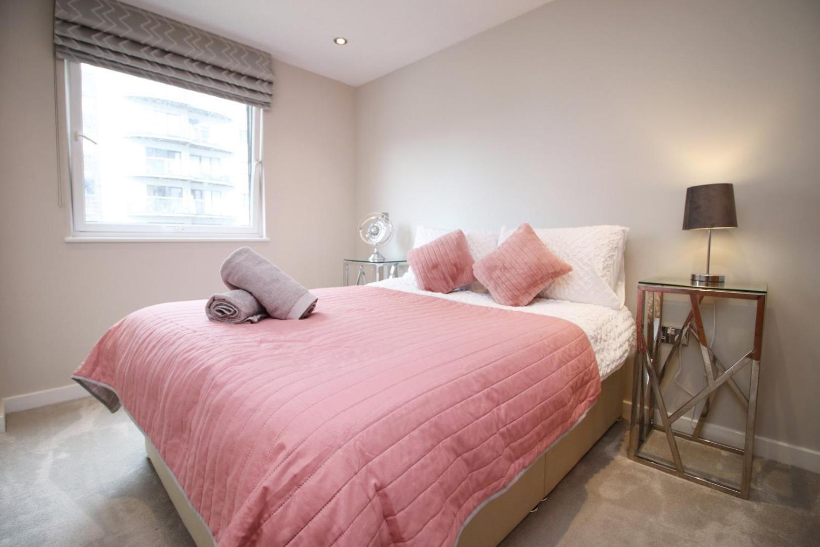 Perfect Getaway In Cardiff Marina Apartment Bagian luar foto