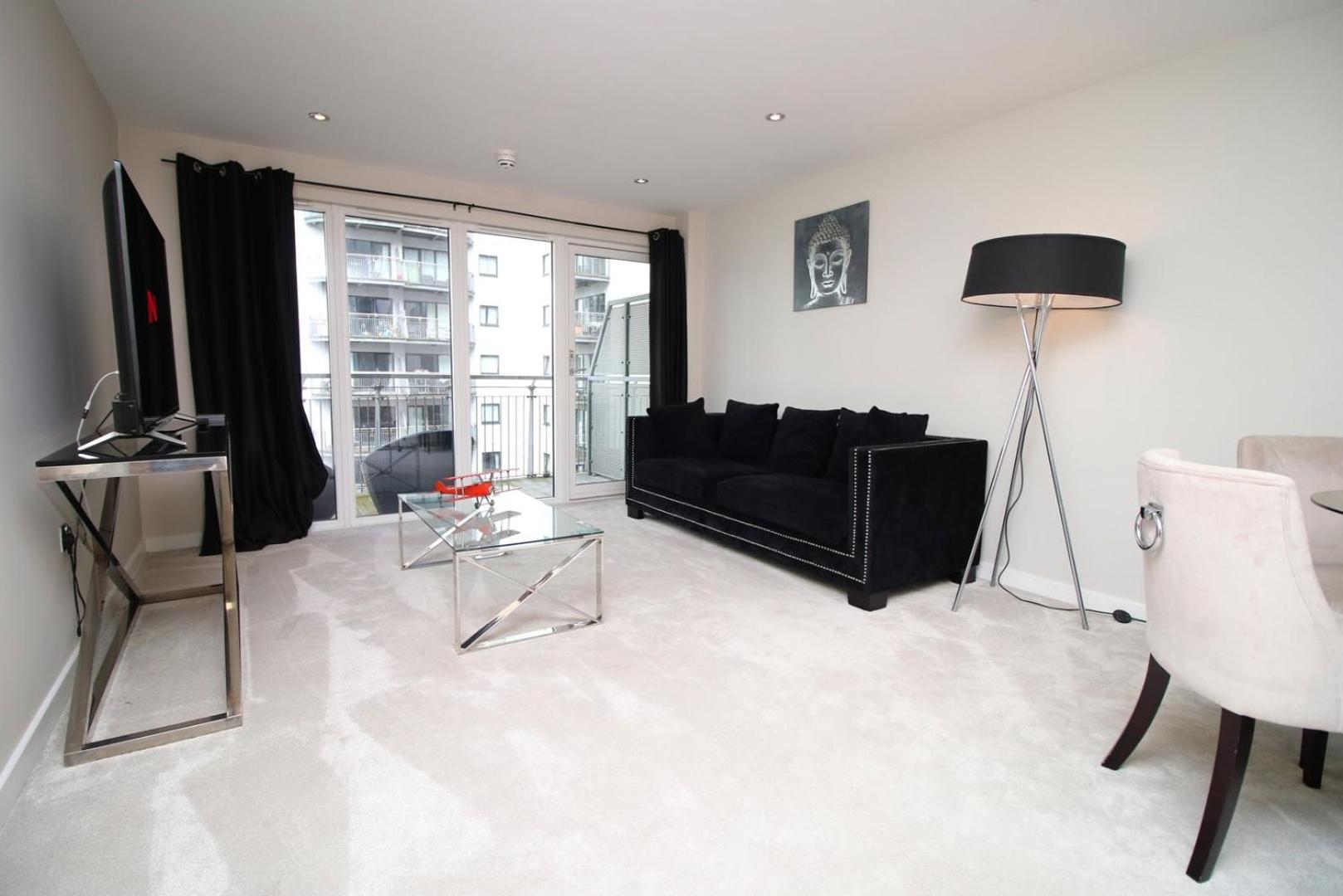 Perfect Getaway In Cardiff Marina Apartment Bagian luar foto