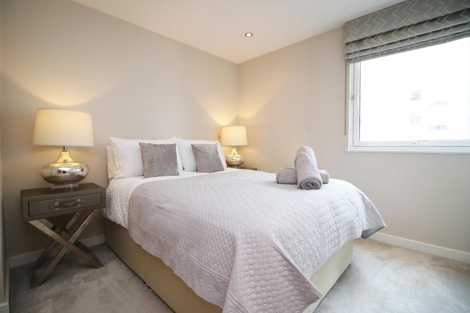 Perfect Getaway In Cardiff Marina Apartment Bagian luar foto