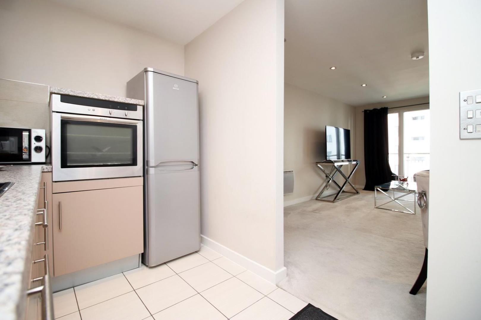 Perfect Getaway In Cardiff Marina Apartment Bagian luar foto